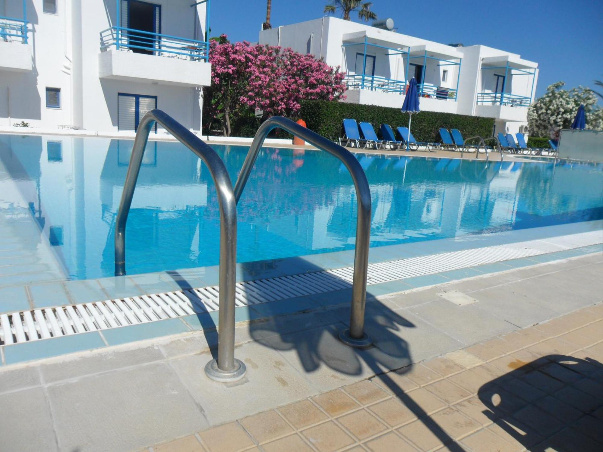 Miros Hotel Apartments Тігакі Екстер'єр фото